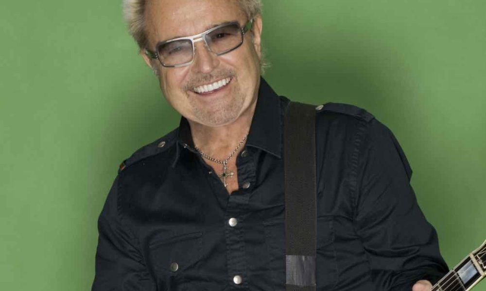 Foreigner's Mick Jones signs global publishing deal with Warner